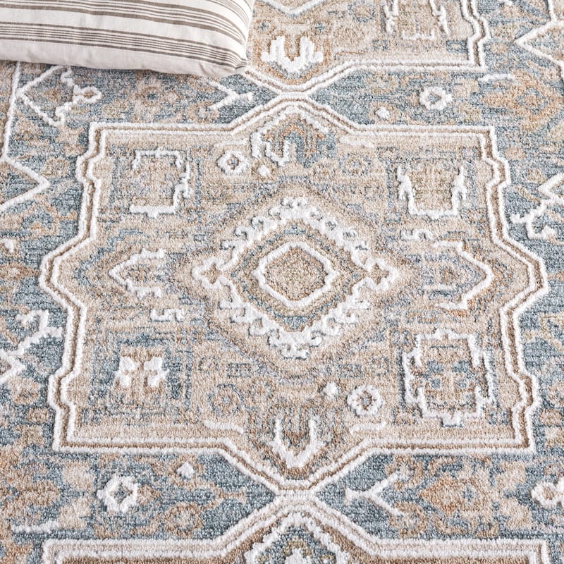 SAFAVIEH Finley Leoncia Traditional Oriental Rug