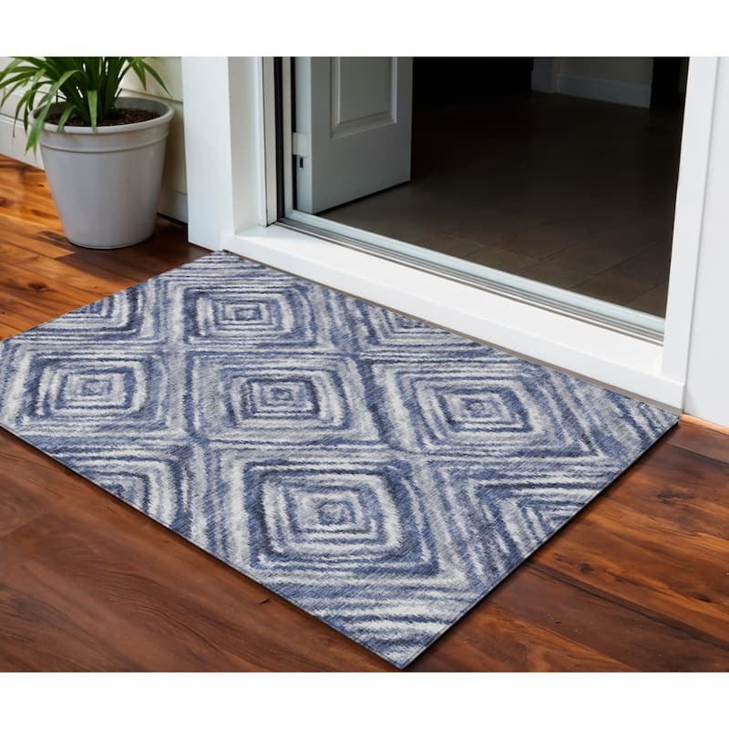 HomeRoots Geometric Transitional Rectangle Outdoor Rug - 3' x 5'