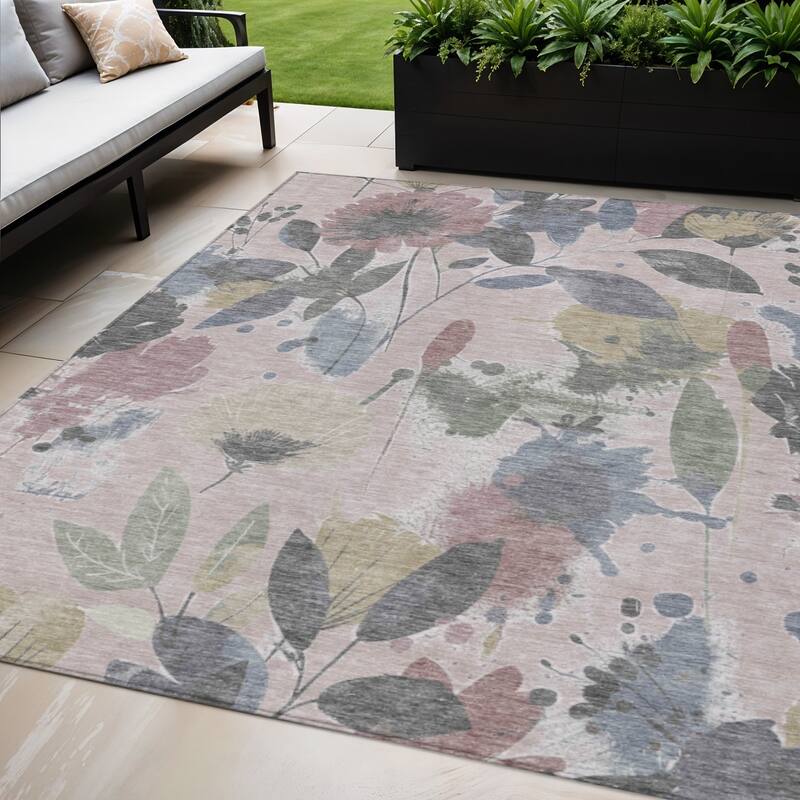 HomeRoots Floral Transitional Rectangle Outdoor Rug - Blue/Grey - 5' X 8'