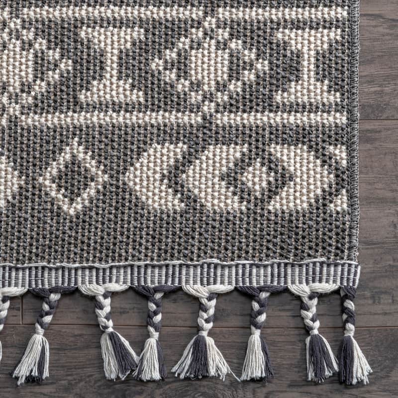 Nuloom Southwestern Striped Tribal Pierce Area Rug
