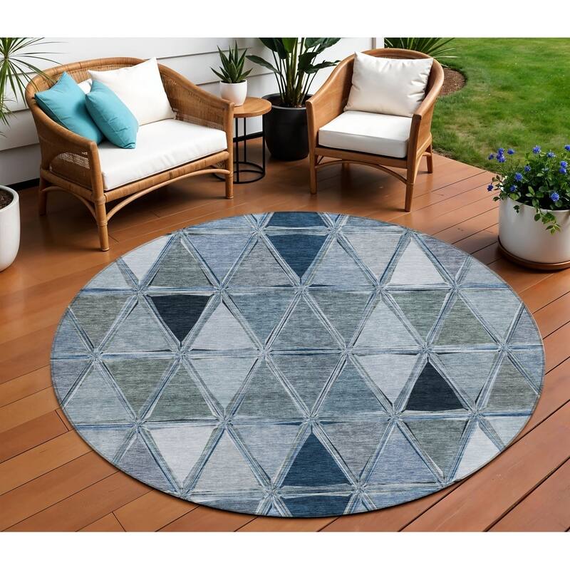 HomeRoots Geometric Transitional Rectangle Outdoor Rug - 8' Round