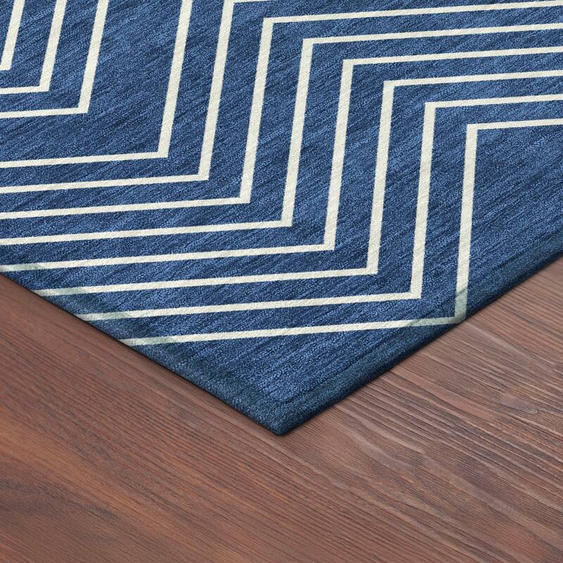 Machine Washable Indoor/ Outdoor Modern Chevron Chantille Rug