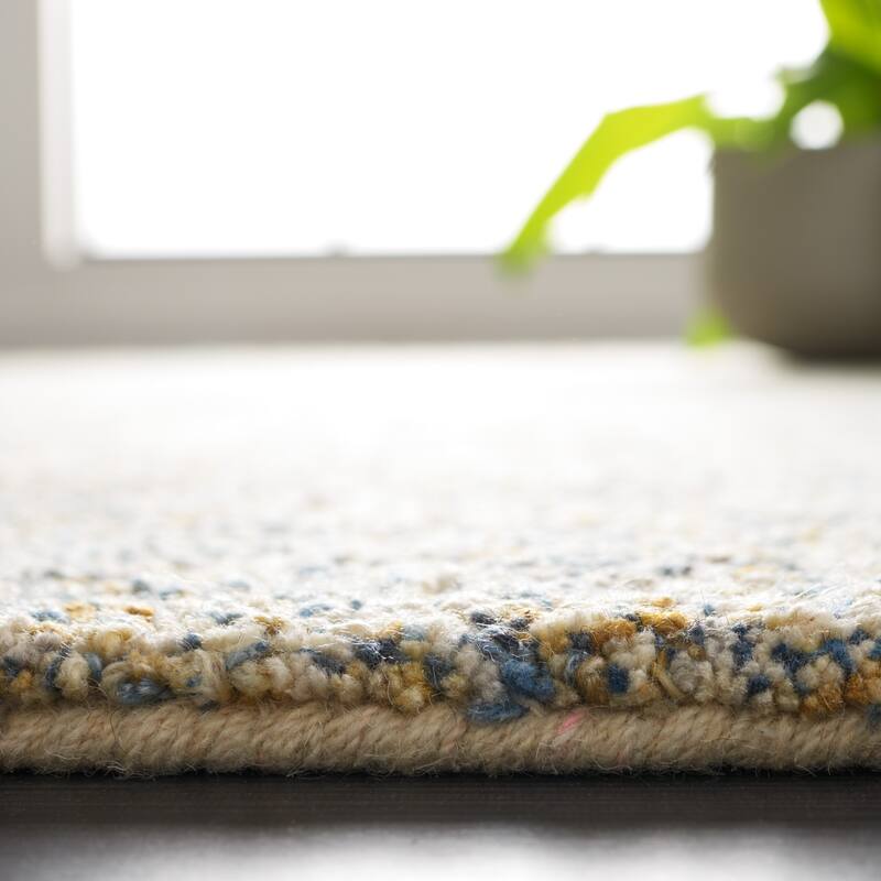 SAFAVIEH Handmade Abstract Behice Modern Wool Rug