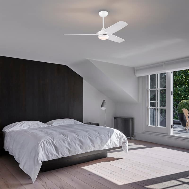 Hestrune 52-inch White LED Lighted Ceiling Fan