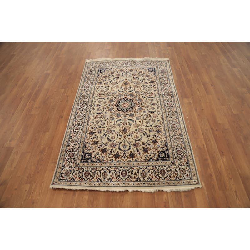 Hand Knotted Oriental 100% Wool Carpet Traditional Floral Beige & Ivories Nain Area Rug - 5' 0'' X 3' 3''