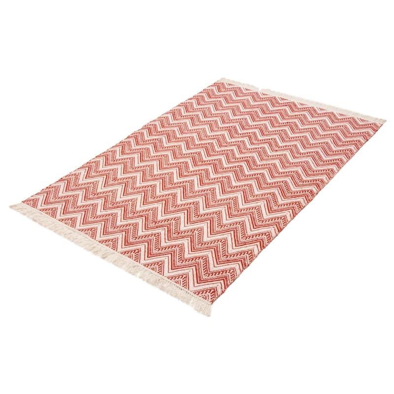 Sienna Red, White Rug 5'2" x 8'0" - 5'2 x 8'0