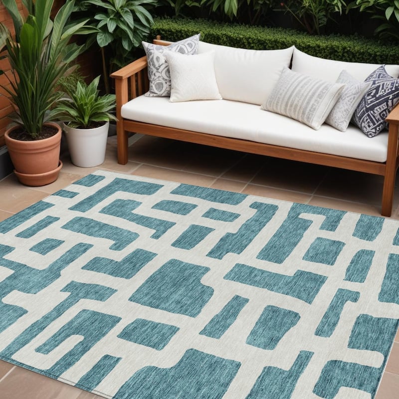 HomeRoots Abstract Transitional Rectangle Outdoor Rug - 8' X 10'