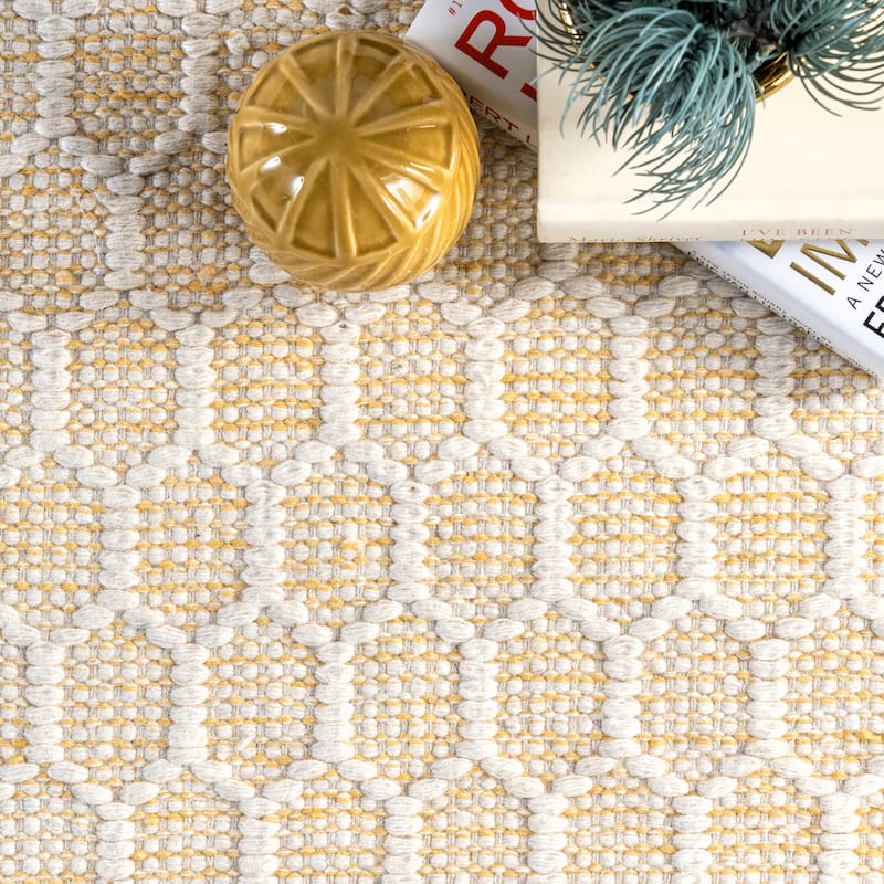Nuloom Wylie Honeycomb Wool Fringe Rug