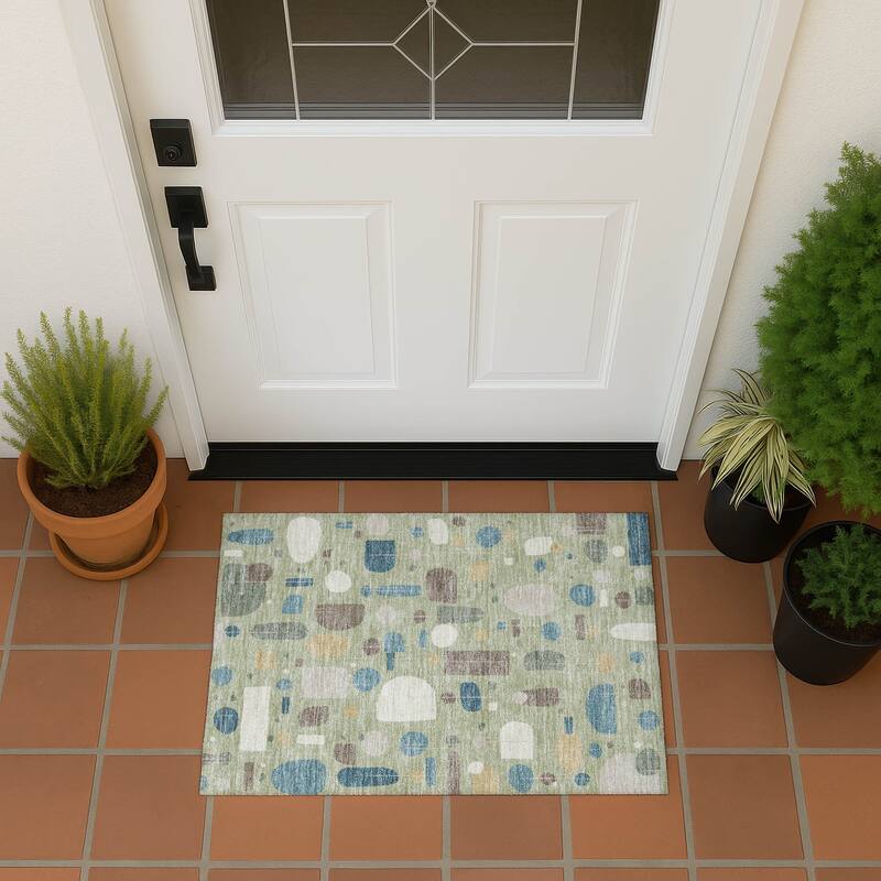 Machine Washable Indoor/ Outdoor Contemporary Fun Chantille Rug - Aloe - 1'8" x 2'6"