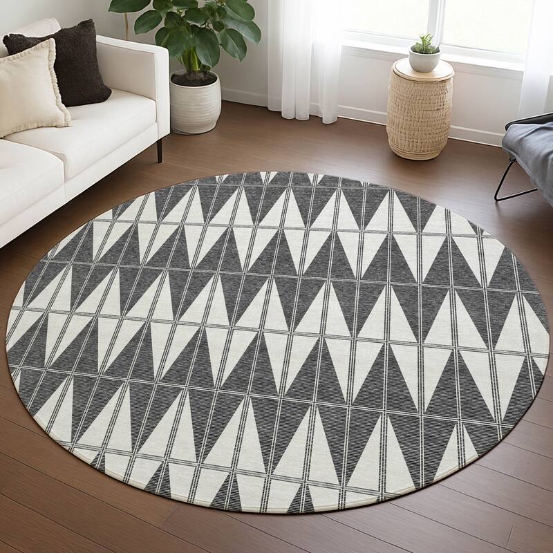 Machine Washable Indoor/ Outdoor Modern Zeke Chantille Rug