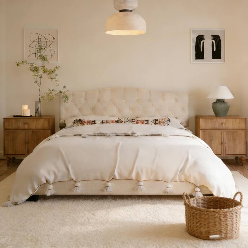 Linen Upholstered Platform Bed Frame with Saddle Curved Adjustable Headboard and Diamond Tufted Details