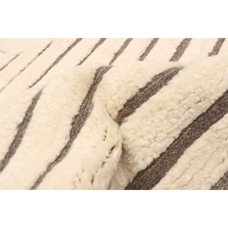 ECARPETGALLERY Hand-knotted Tangier Cream Wool Rug - 5'3 x 7'10