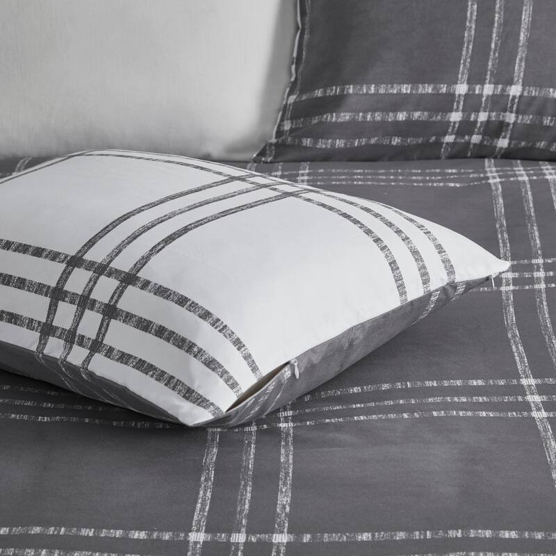 Intelligent Design Nathan Plaid Reversible Comforter Set