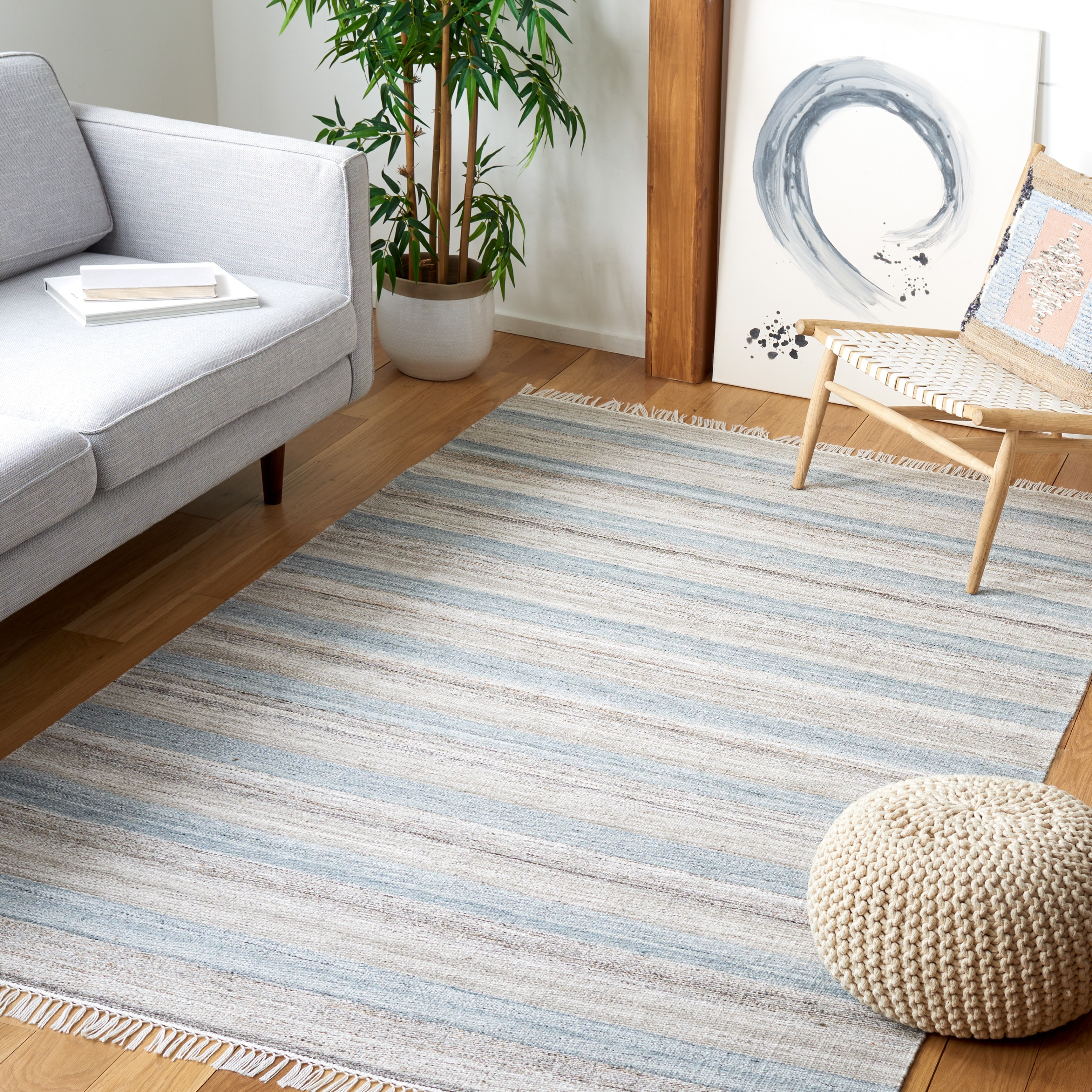 SAFAVIEH Striped Kilim Rivkah Boho Fringe Rug