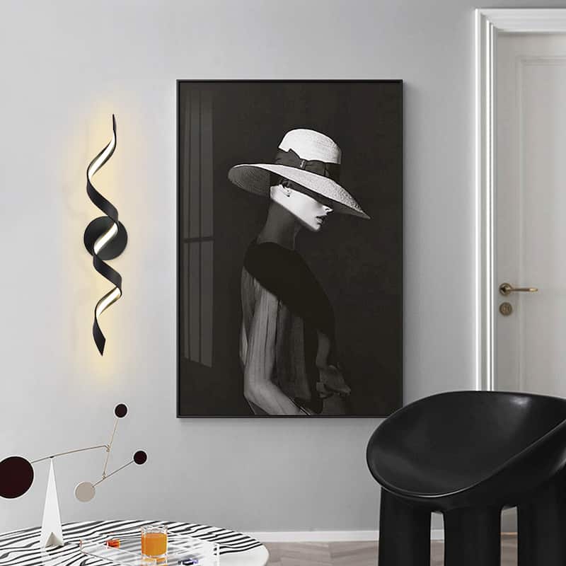 Modern Spiral Design LED Bathroom Vanity Light Dimmable Wall Light