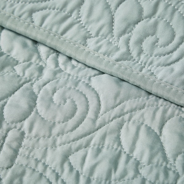Madison Park Quebec Oversized Quilted Throw - Seafoam