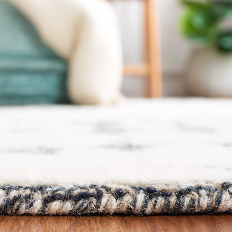Martha Stewart by SAFAVIEH, Handmade Siun Abstract Wool Rug