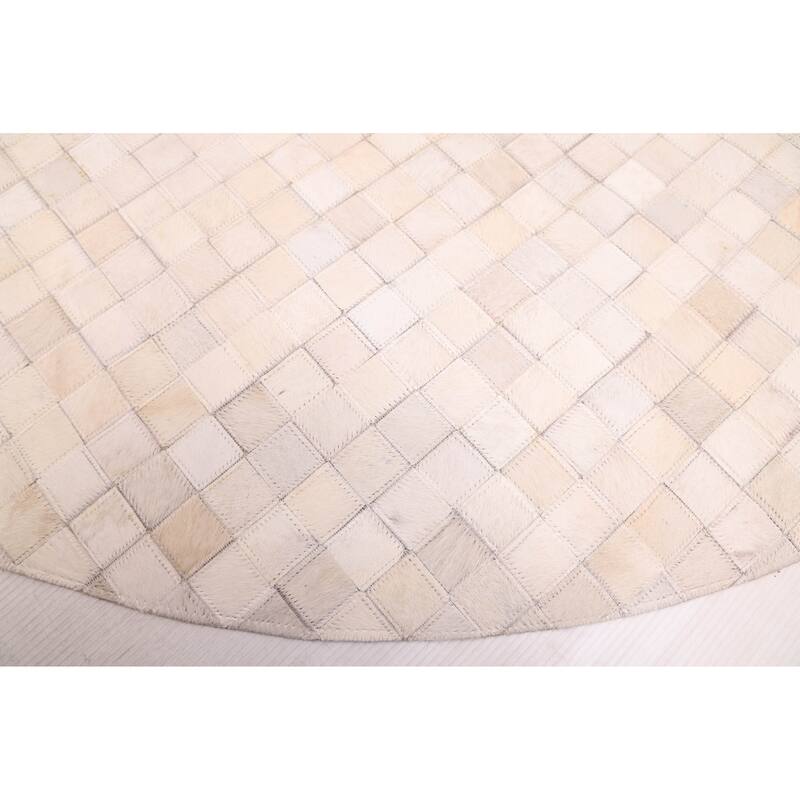 ECARPETGALLERY Handmade Cowhide Patchwork Ivory Leather Rug - 5'0 x 5'0