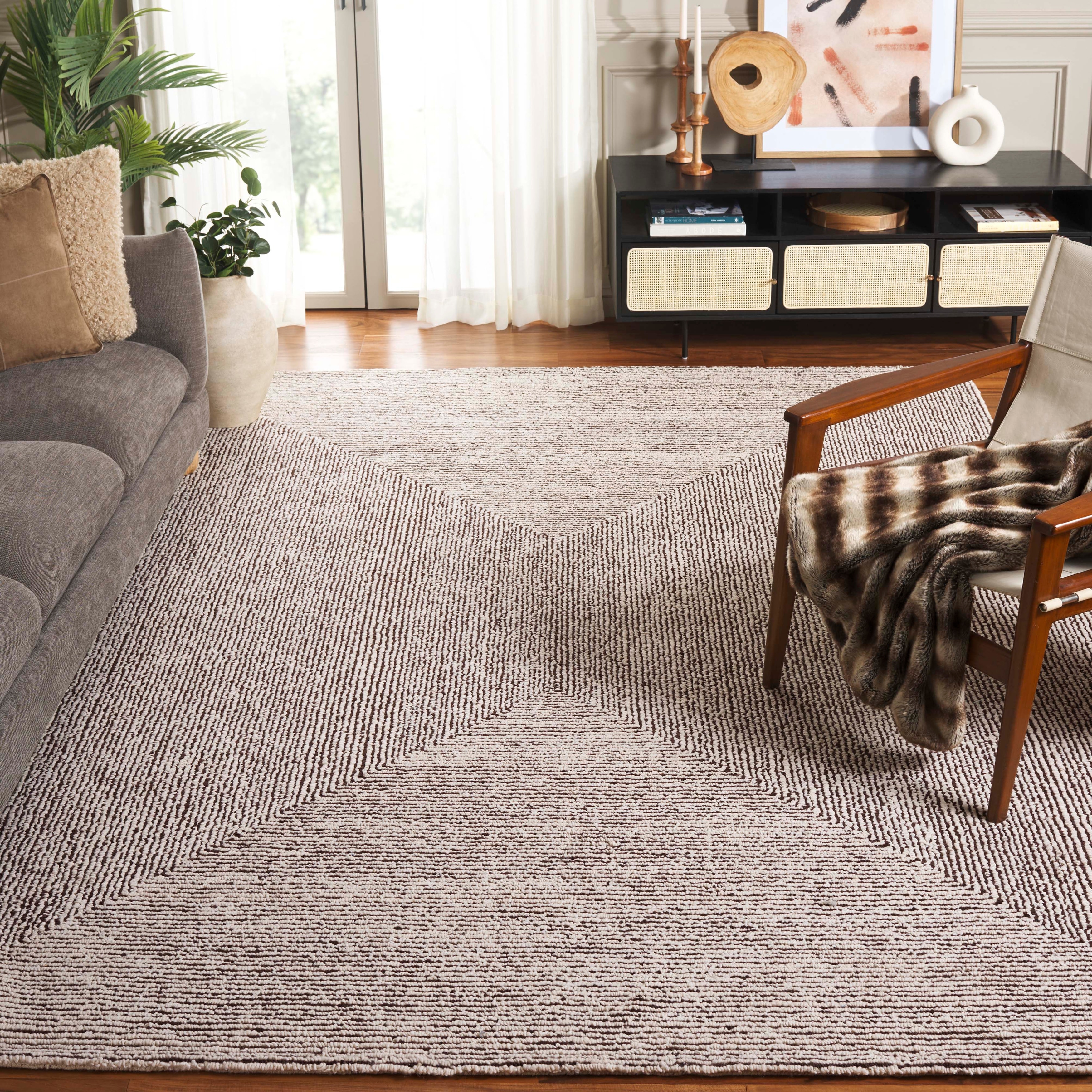 SAFAVIEH Handmade Abstract Svanbjorg Modern Wool Rug