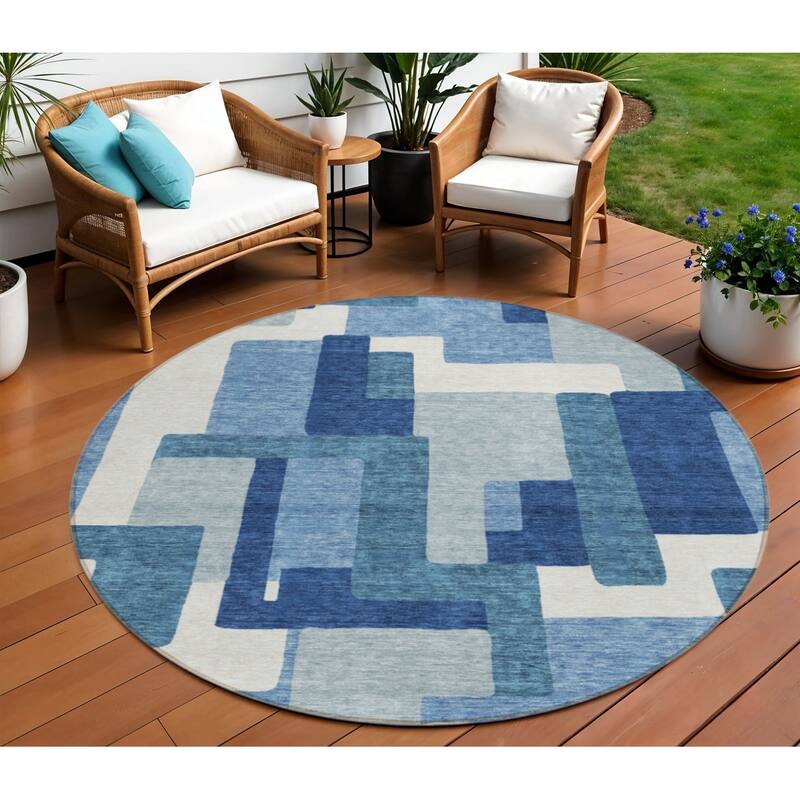 HomeRoots Abstract Transitional Rectangle Outdoor Rug - 8' Round