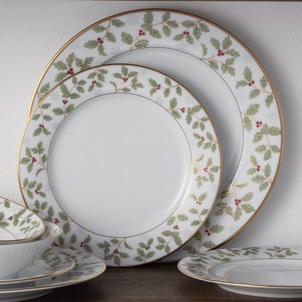 Noritake Holly & Berry Gold 12-Piece Dinnerware Set, Service For 4