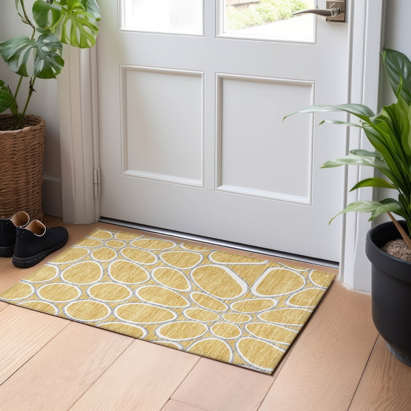 Machine Washable Indoor/ Outdoor Modern Bubbles Chantille Rug - Gold - 1'8" x 2'6"