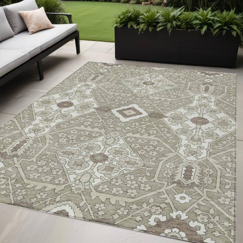 HomeRoots Floral Transitional Rectangle Outdoor Rug - 5' X 8'