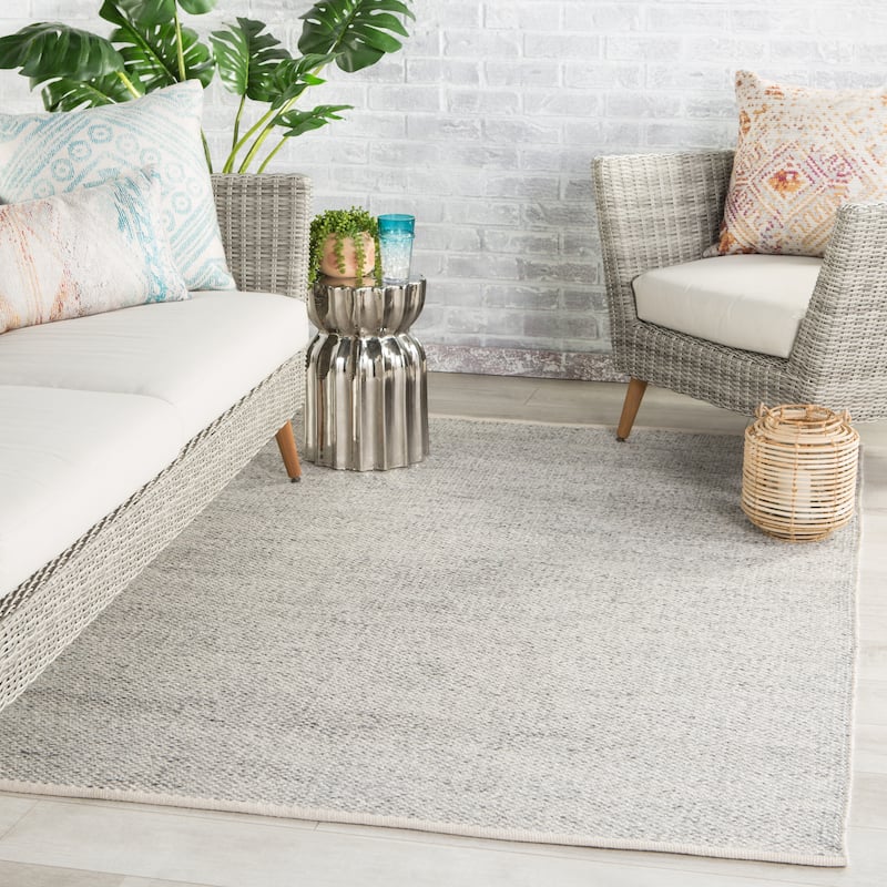 Kuisna Indoor/ Outdoor Solid PET Yarn Area Rug by Havenside Home