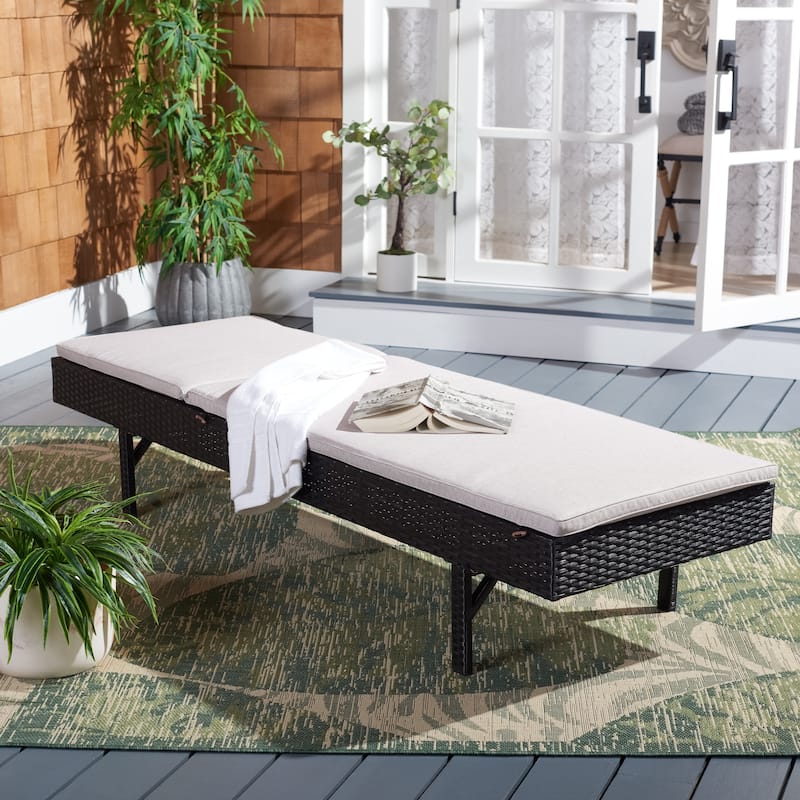 SAFAVIEH Outdoor Sanaa Sun Lounger with Cushion - 25Wx77Dx41H - Black/Light Grey