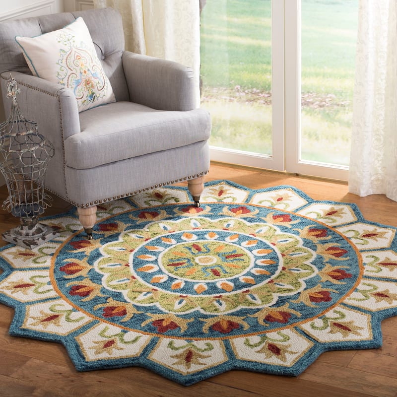 SAFAVIEH Handmade Novelty Fatma Mandala Wool Rug - 5' Round - Ivory/Blue - Round