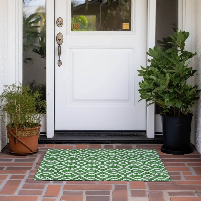 Machine Washable Indoor/ Outdoor Chantille Scroll Trellis Rug