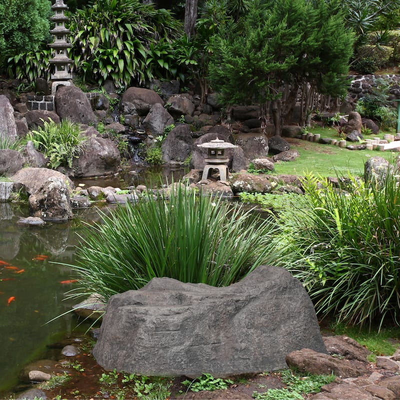 Outdoor Artificial Diamond Rock for Gardens, Lawns, and Landscapes