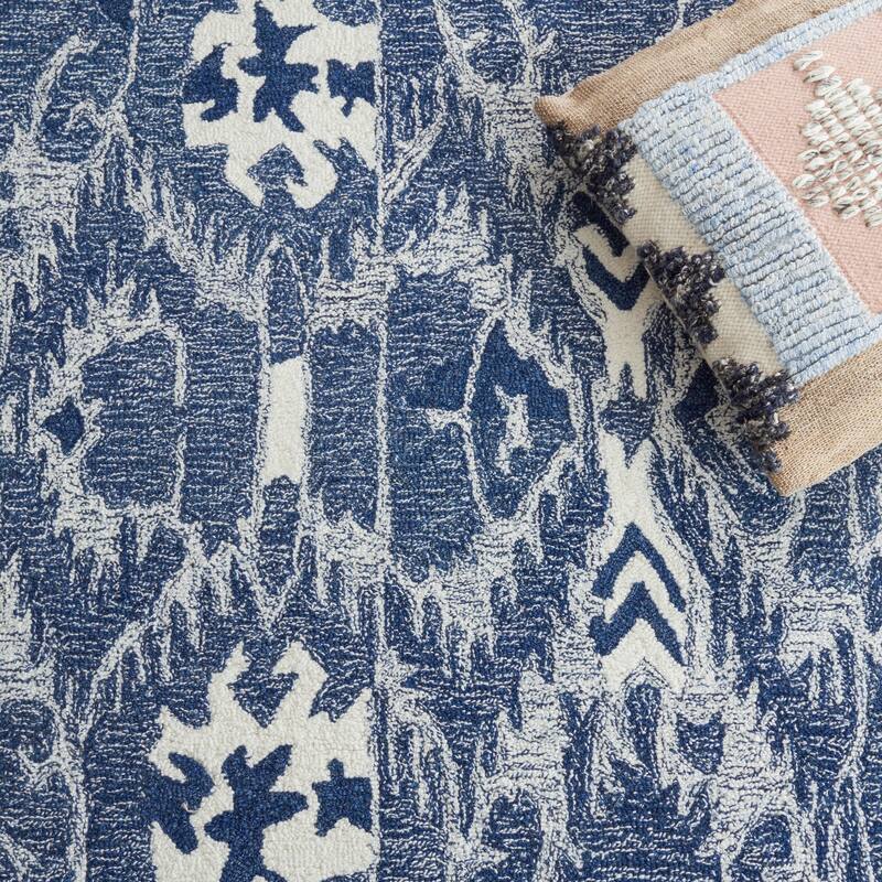 SAFAVIEH Handmade Ikat Ekaterini Bohemian Wool Rug