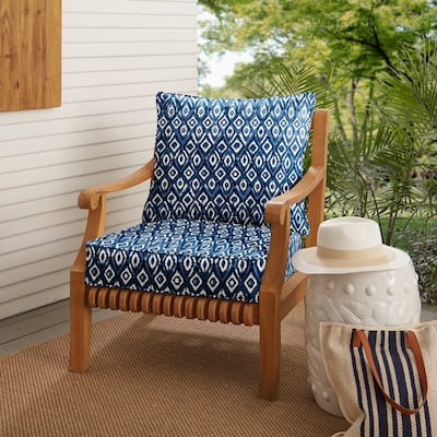 Graphic Indigo and Navy Indoor/ Outdoor Chair Cushion and Pillow Set