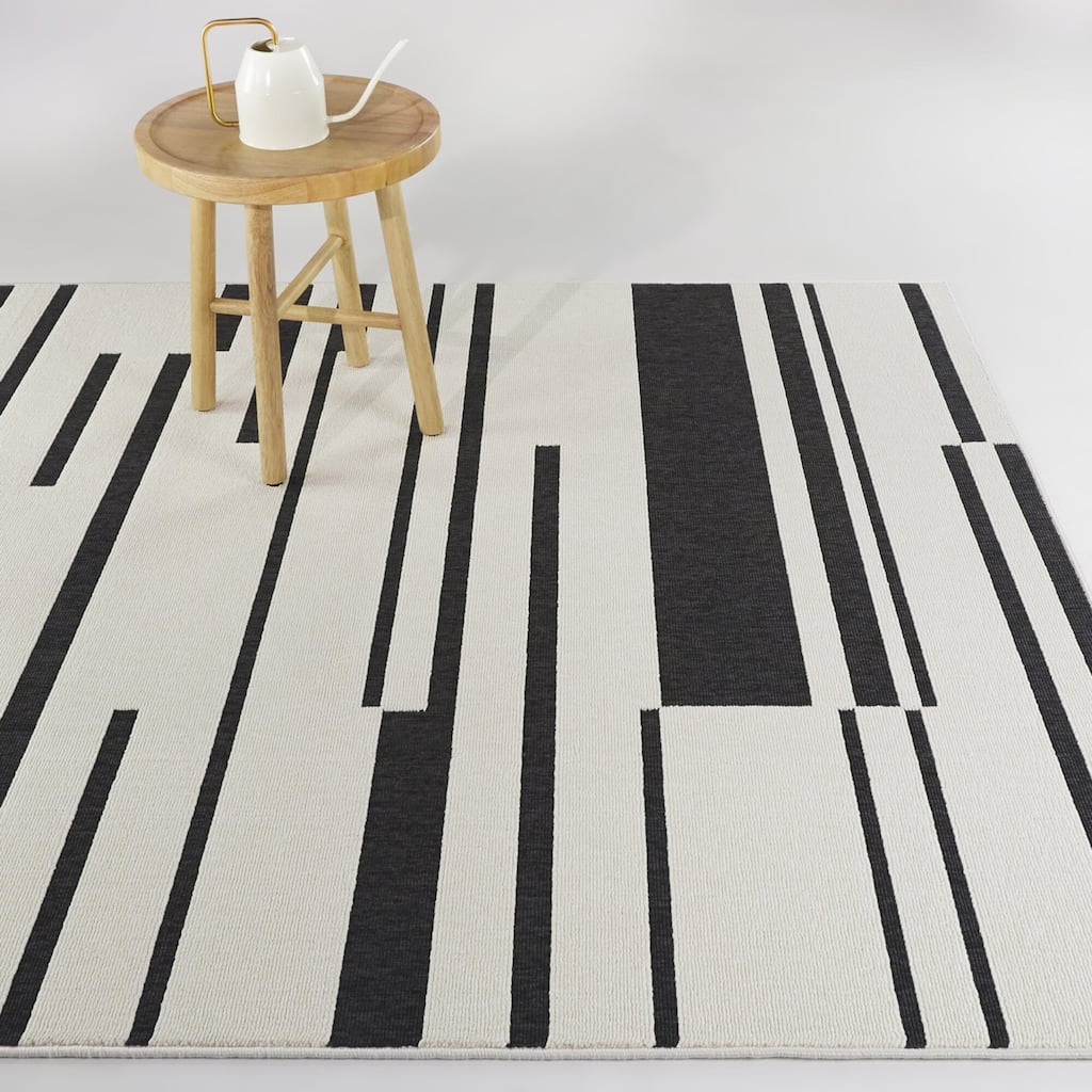Mandarino Modern Striped Indoor/Outdoor Area Rug