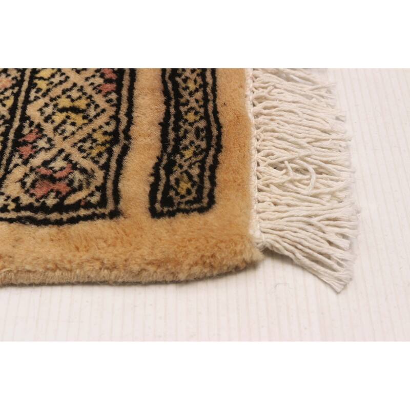 ECARPETGALLERY Hand-knotted Peshawar Bokhara Ivory Wool Rug - 2'8 x 6'11