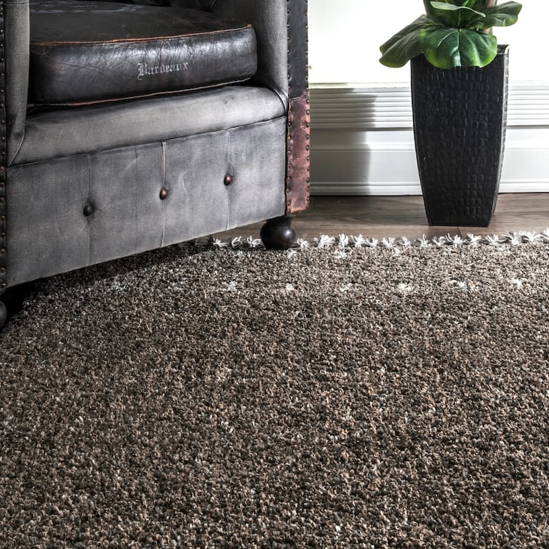 Nuloom Vasiliki Moroccan Shag Tasseled Area Rug