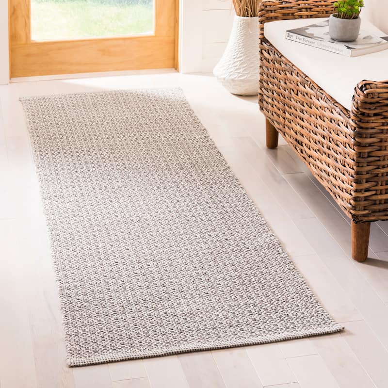 SAFAVIEH Montauk Glyn Handmade Cotton Area Rug - 2'3" x 7' Runner - Ivory/Grey - Runner