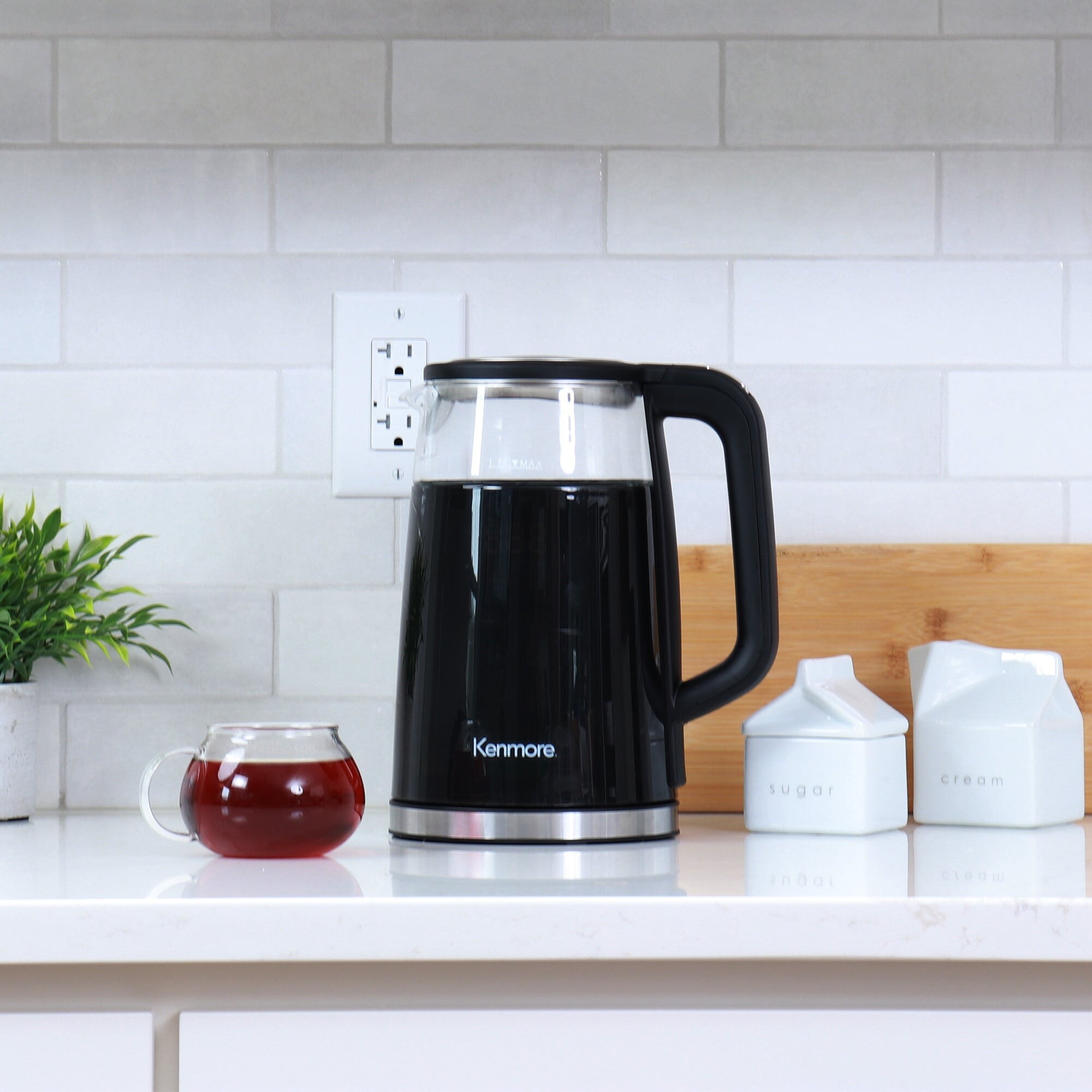 Glass electric store kettle temperature control