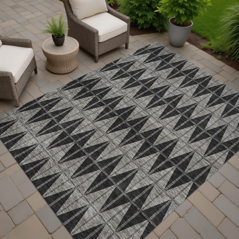 Machine Washable Indoor/ Outdoor Modern Zeke Chantille Rug