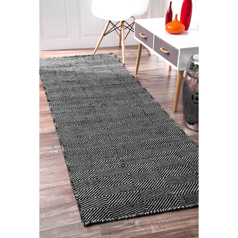 Nuloom Ago Geometric Wool Area Rug - 2' 6" x 8' - Black