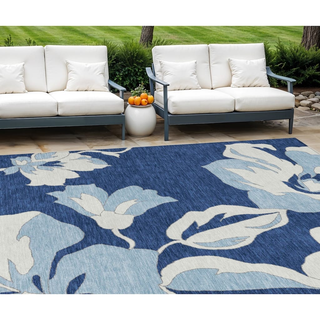 HomeRoots Floral Transitional Rectangle Outdoor Rug