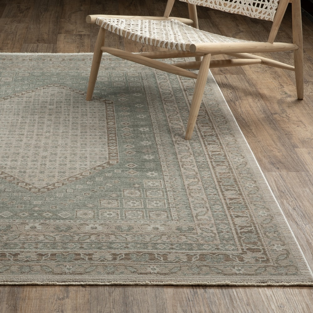 Kellan Center Medallion Beige/ Green Area Rug