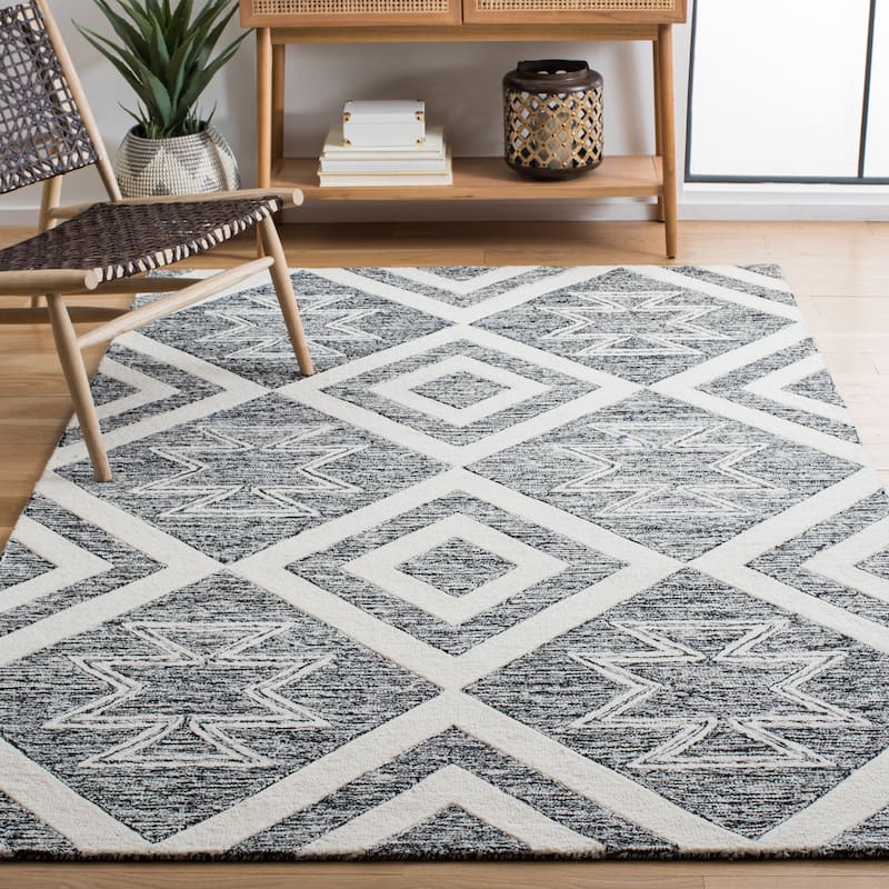 SAFAVIEH Handmade Metro Gislinde Diamond Wool Rug - 4' x 6' - Ivory/Black