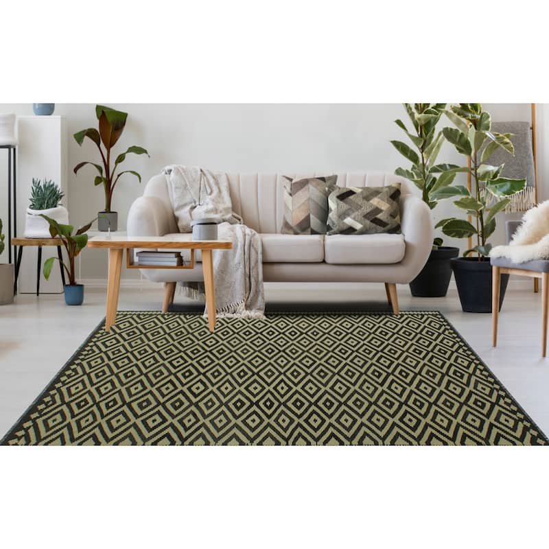 Hand-Woven Sangat Kilim Umayma Ivory/Black Rug - 6'3" x 9'7"