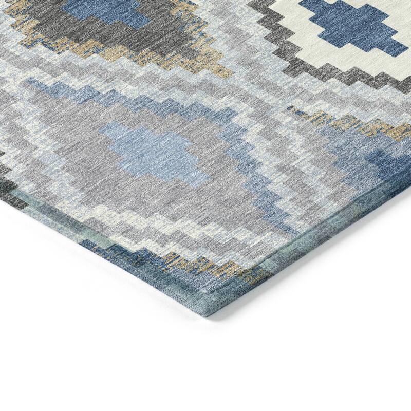 Machine Washable Indoor/ Outdoor Global Geo Chantille Rug