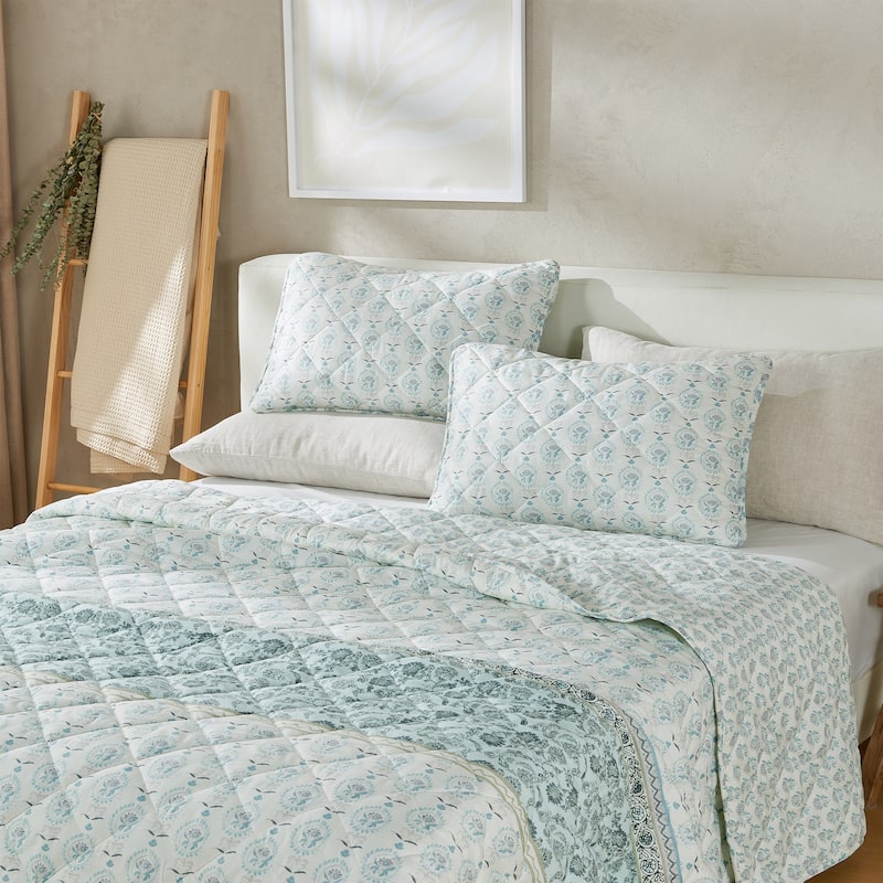 Patina Vie Maison Vintage Floral Printed Quilt Set with Shams