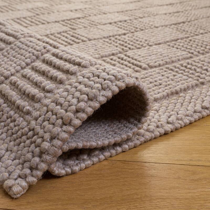 SAFAVIEH Handmade Natura Edmeia Raised Textured Wool Blend Rug