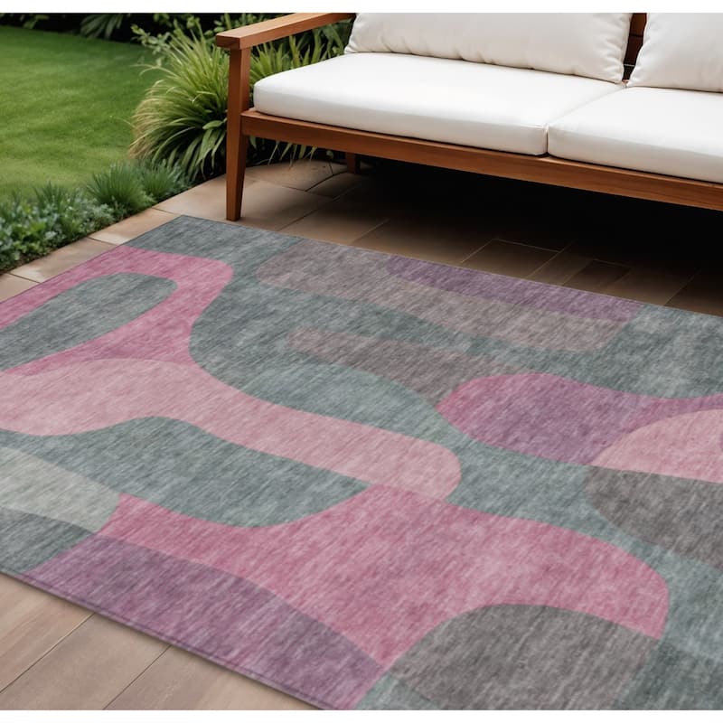 HomeRoots Abstract Transitional Rectangle Outdoor Rug - 8' X 10'