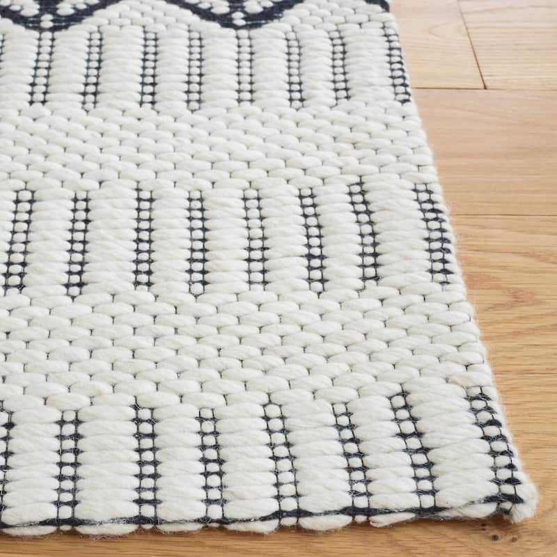 SAFAVIEH Handmade Vermont Toya Geometric Wool Rug